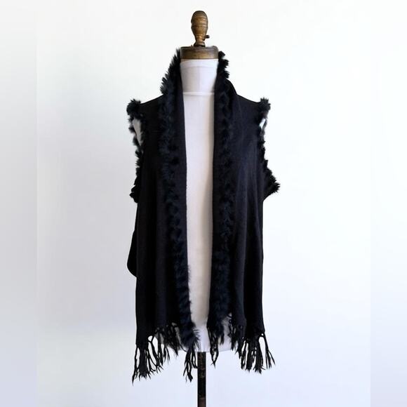 CHIC BLACK AND DARK NAVY FRINGE SWEATER VEST FUR ACCENT ONE SIZE - Picture 1 of 10